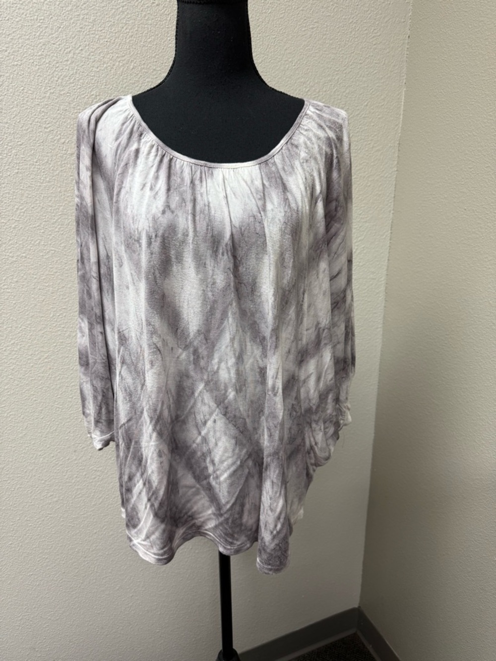 Gianni Bini Gray Tie Dye Top Medium Boho Soft Modal Long Sleeve Flowy Chic - Picture 2 of 10
